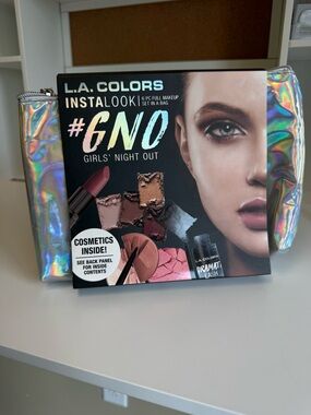 L.A. COLORS Girls' Night Out Holographic Makeup Bag Set - NEW